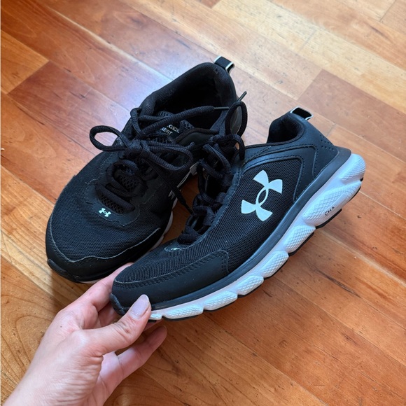 Under Armour Black and White Running Shoes - Picture 1 of 5